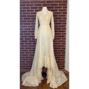 1970s Ivory Lace Wedding Dress with Embroidery